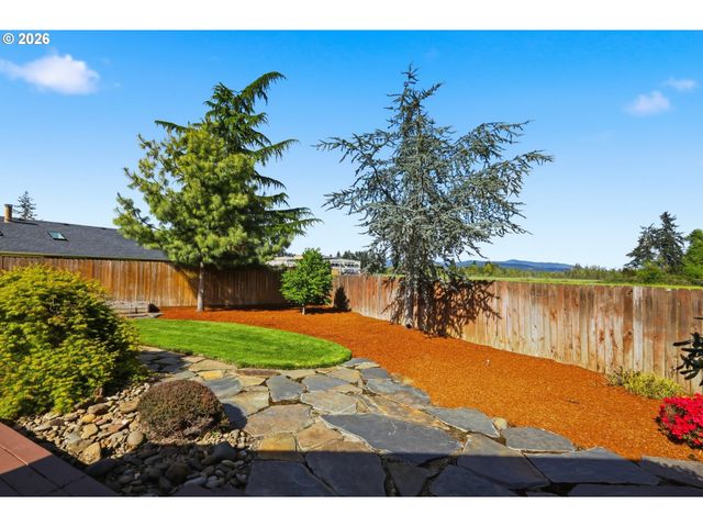 361 72ND Pl, Springfield, OR 97478