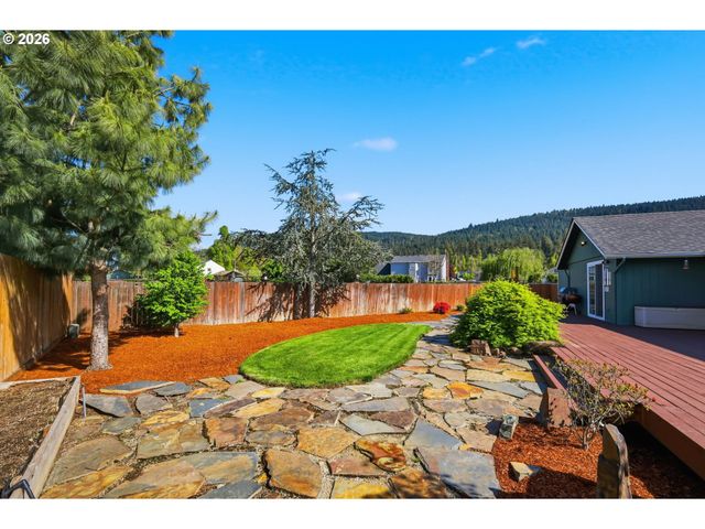 361 72ND Pl, Springfield, OR 97478