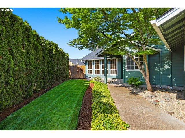 361 72ND Pl, Springfield, OR 97478