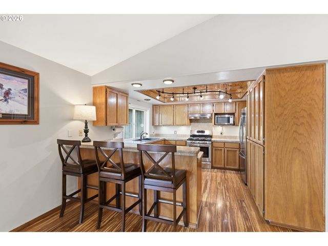 361 72ND Pl, Springfield, OR 97478