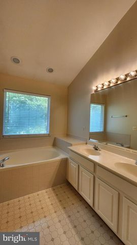 7719 SULLIVAN CIR, Alexandria, VA 22315