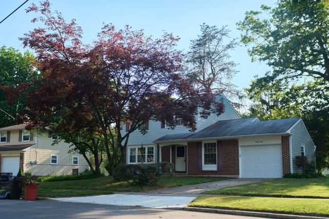 34 HILLSIDE RD, Stratford, NJ 08084