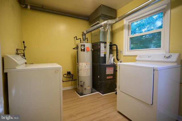 34 HILLSIDE RD, Stratford, NJ 08084