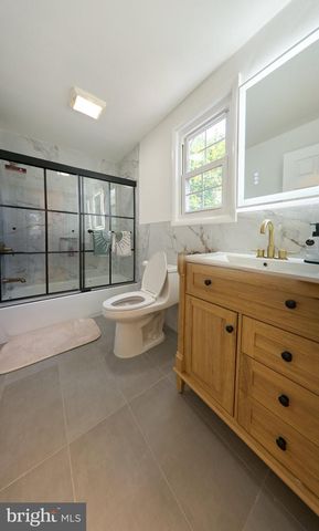 34 HILLSIDE RD, Stratford, NJ 08084