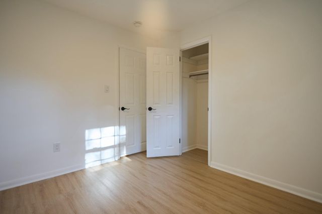 34 HILLSIDE RD, Stratford, NJ 08084