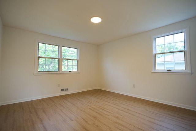 34 HILLSIDE RD, Stratford, NJ 08084