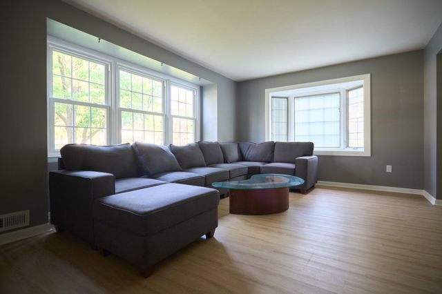 34 HILLSIDE RD, Stratford, NJ 08084