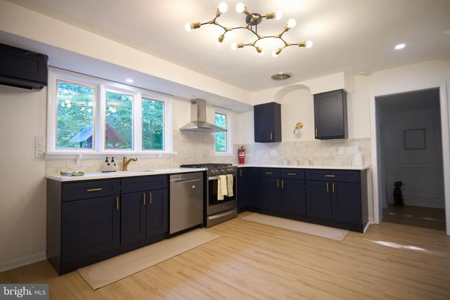 34 HILLSIDE RD, Stratford, NJ 08084