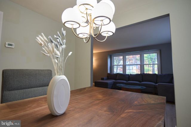 34 HILLSIDE RD, Stratford, NJ 08084