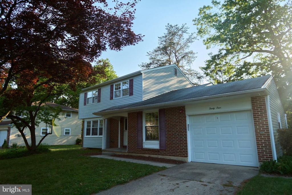 34 HILLSIDE RD, Stratford, NJ 08084