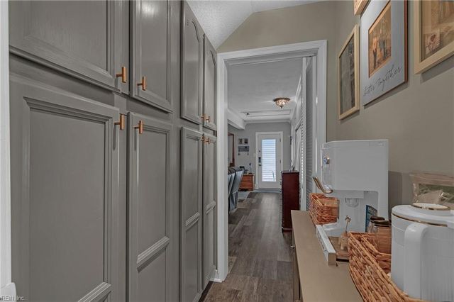 6617 Quail Hollow DR, Hayes, VA 23072