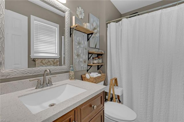 6617 Quail Hollow DR, Hayes, VA 23072