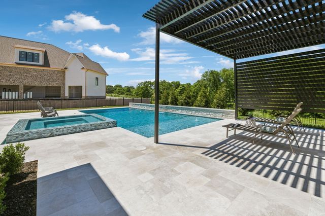 8104 Turning Point Dr, Brentwood, TN 37027