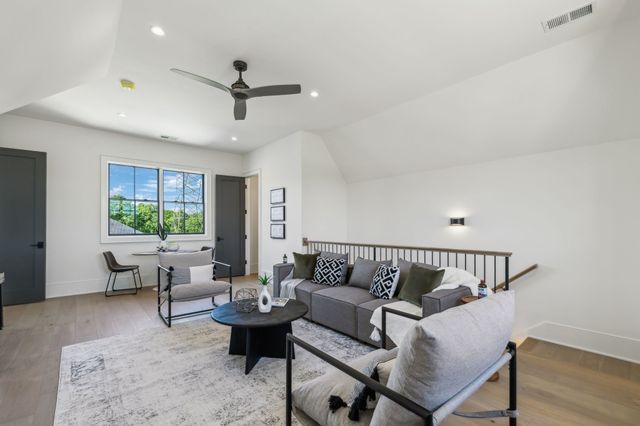 8104 Turning Point Dr, Brentwood, TN 37027