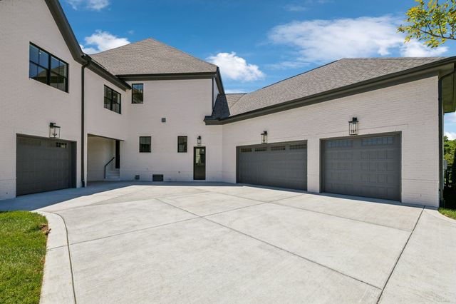 8104 Turning Point Dr, Brentwood, TN 37027