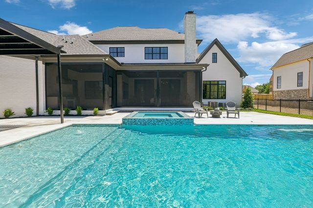 8104 Turning Point Dr, Brentwood, TN 37027