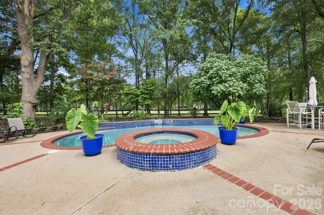 4620 Fairvista Drive, Charlotte, NC 28269