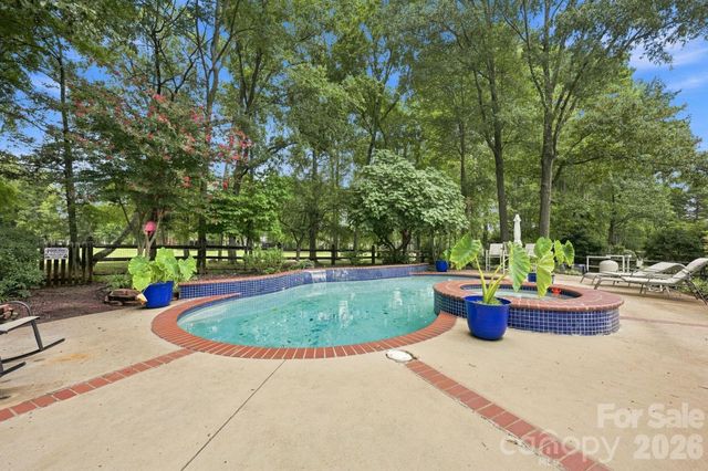 4620 Fairvista Drive, Charlotte, NC 28269