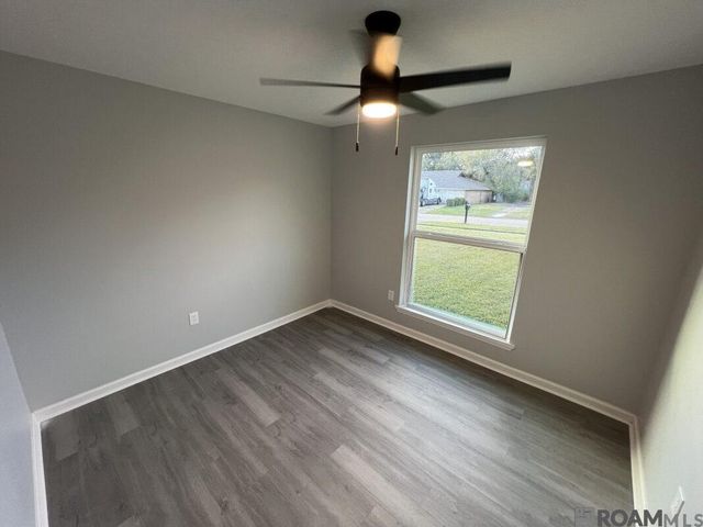 8803 Orleans Dr, Baton Rouge, LA 70810