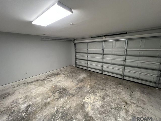 8803 Orleans Dr, Baton Rouge, LA 70810