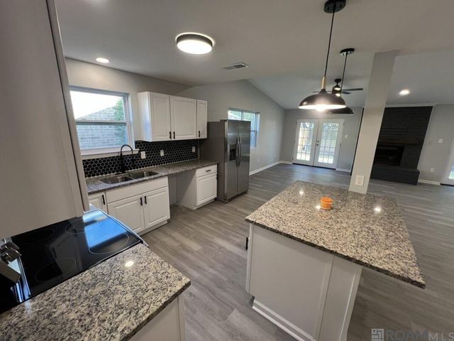 8803 Orleans Dr, Baton Rouge, LA 70810