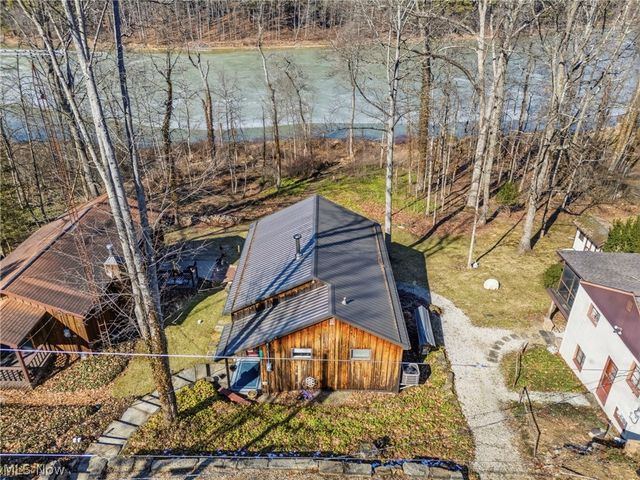 3133 Rockwood Drive SW, Carrollton, OH 44615