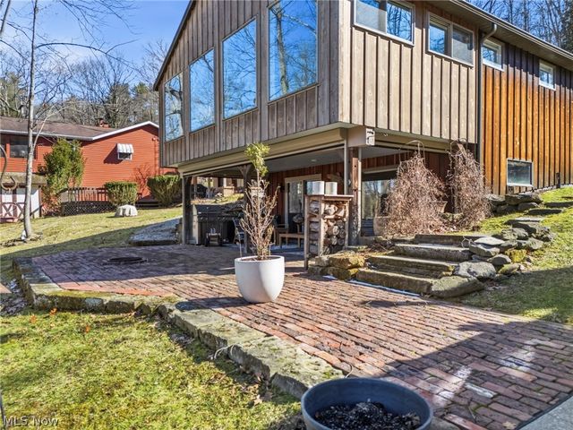 3133 Rockwood Drive SW, Carrollton, OH 44615