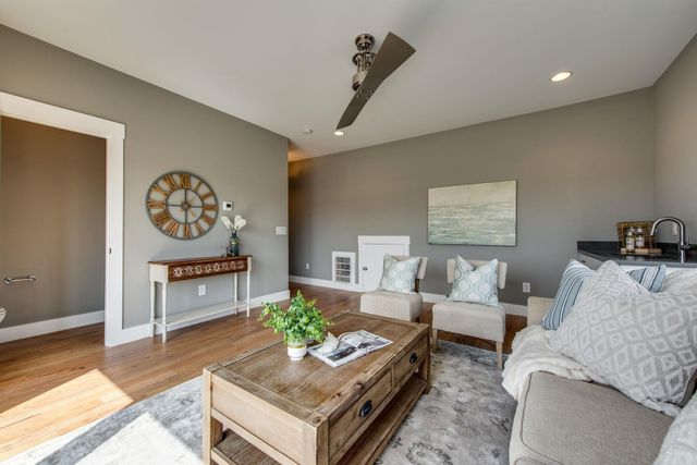 1016B 13th Ave, S, Nashville, TN 37212