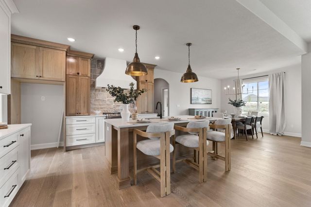 212 WALTON HEATH DR, Columbia, MO 65201