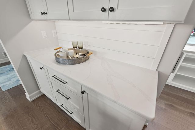 212 WALTON HEATH DR, Columbia, MO 65201