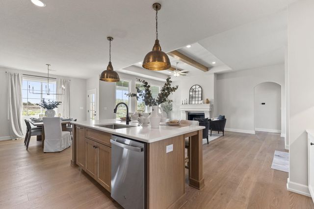 212 WALTON HEATH DR, Columbia, MO 65201