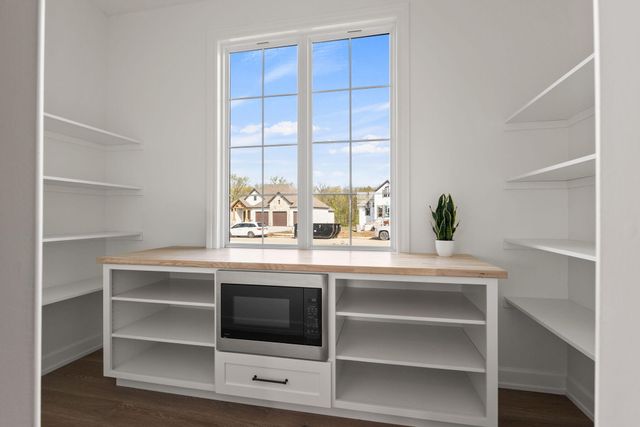 212 WALTON HEATH DR, Columbia, MO 65201