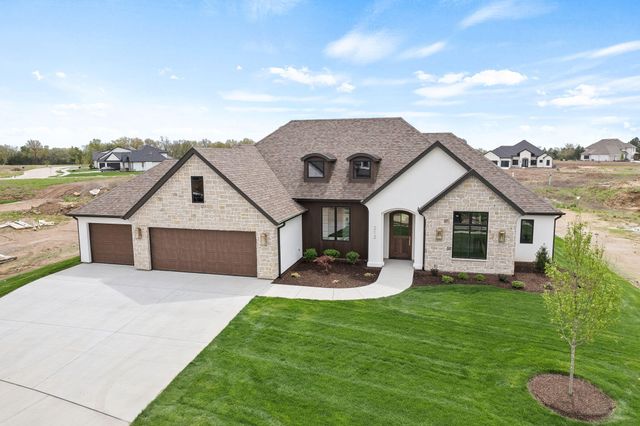 212 WALTON HEATH DR, Columbia, MO 65201