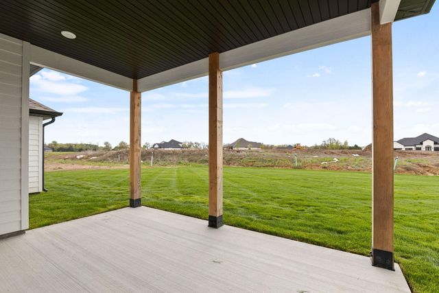 212 WALTON HEATH DR, Columbia, MO 65201