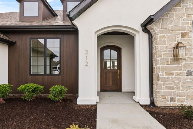 212 WALTON HEATH DR, Columbia, MO 65201