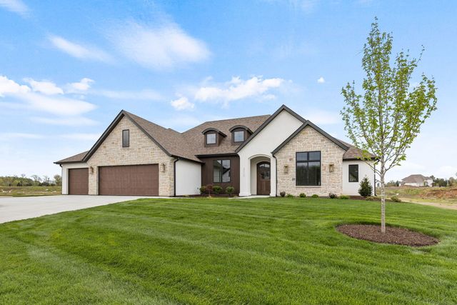 212 WALTON HEATH DR, Columbia, MO 65201