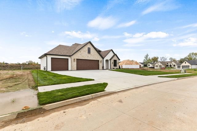 212 WALTON HEATH DR, Columbia, MO 65201