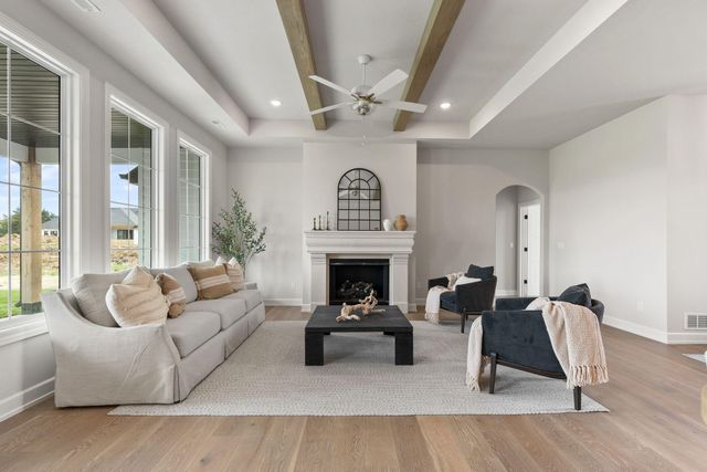 212 WALTON HEATH DR, Columbia, MO 65201