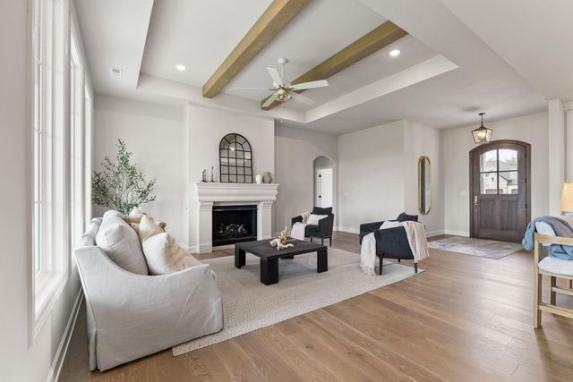 212 WALTON HEATH DR, Columbia, MO 65201