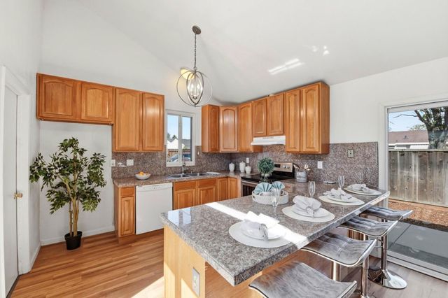 2186 Bikini Avenue, San Jose, CA 95122