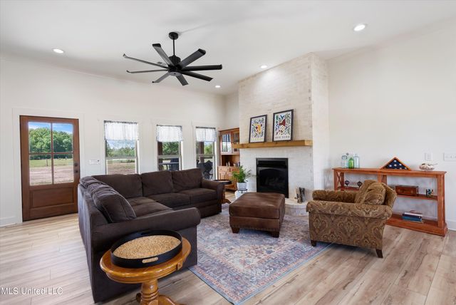 1227 County Road 90, New Albany, MS 38652