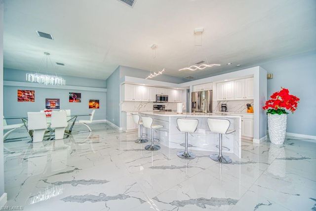 946 SE 23rd PL, Cape Coral, FL 33990