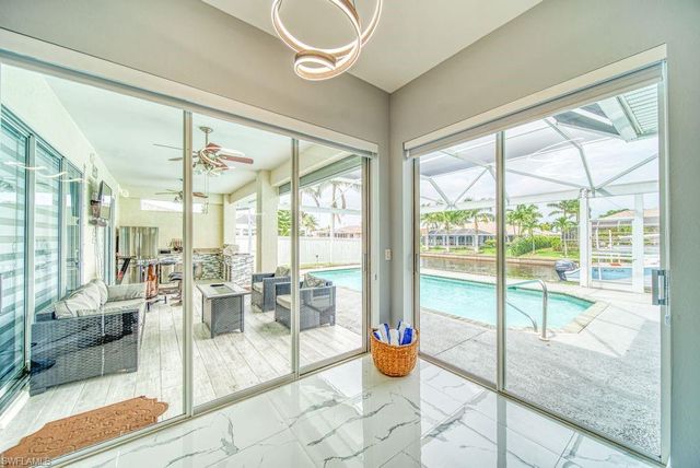 946 SE 23rd PL, Cape Coral, FL 33990