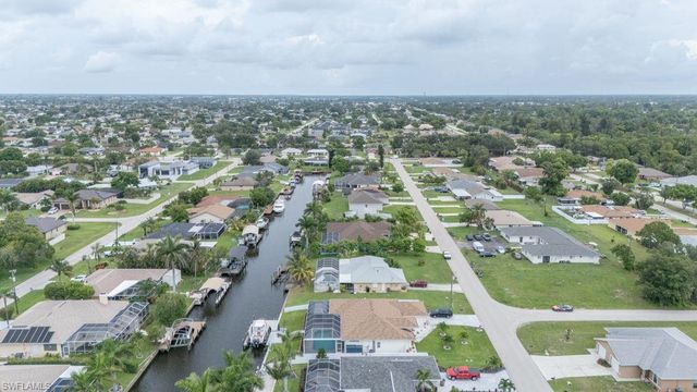 946 SE 23rd PL, Cape Coral, FL 33990