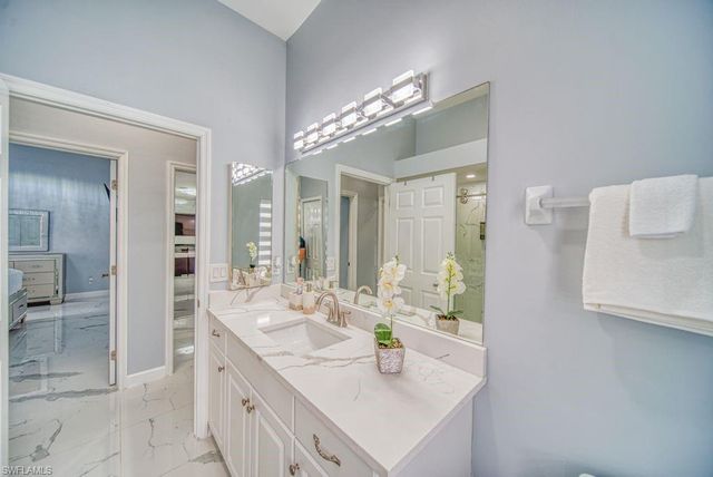 946 SE 23rd PL, Cape Coral, FL 33990