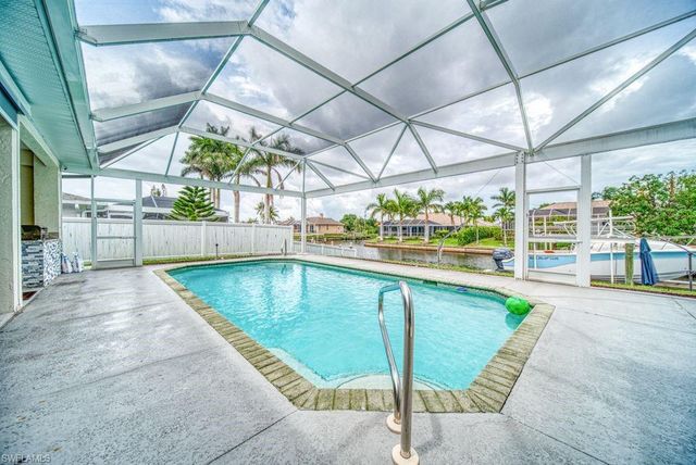 946 SE 23rd PL, Cape Coral, FL 33990