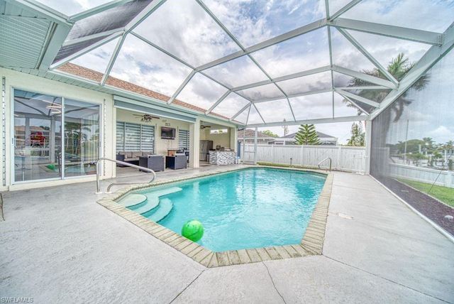 946 SE 23rd PL, Cape Coral, FL 33990