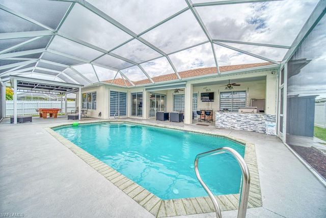 946 SE 23rd PL, Cape Coral, FL 33990