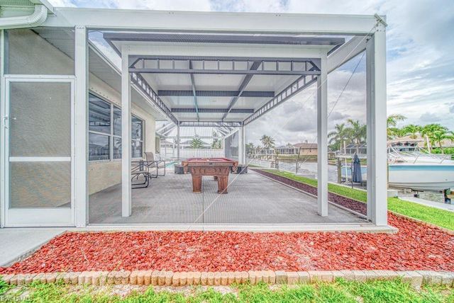 946 SE 23rd PL, Cape Coral, FL 33990