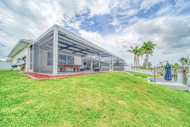 946 SE 23rd PL, Cape Coral, FL 33990